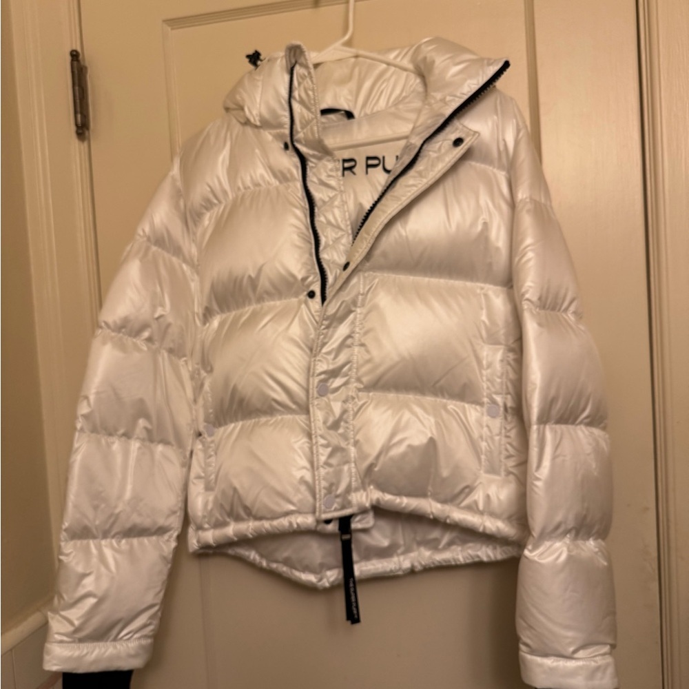 Super Puff Shorty Hi-Gloss White